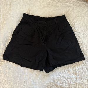 Old Navy linen pleated shorts